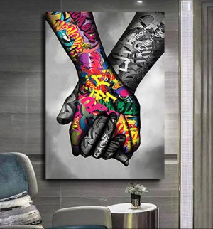 LF-8 – תמונה צבעונית של זוג ידיים גרפיטי