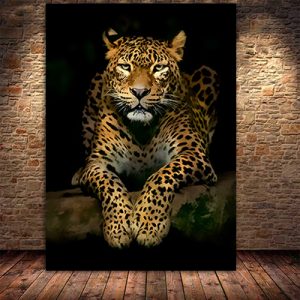 A-255 ציור מיוחד של יגואר על גזע עץ