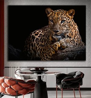 A-263 תמונה של נמר על גזע עץ להדפסה על קנבס או זכוכית