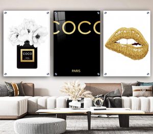P-55 שלישיית תמונות אופנה יוקרתיות בשילוב בושם שאנל וכיתוב לסלון או חדר שינה
