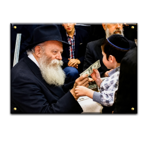 195 – תמונה של הרבי מליובאוויטש מחלק שטר של ברכה