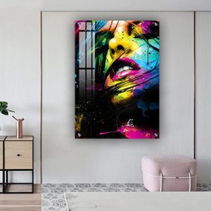 W-7 – ציור גרפיטי צבעוני של אישה להדפסה על קנבס או זכוכית מחוסמת
