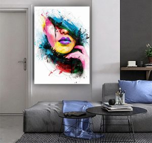 W-70 – ציור של אישה צבעונית להדפסה על קנבס או זכוכית מחוסמת