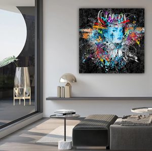 W-9 – ציור גרפיטי צבעוני של אישה להדפסה על קנבס או זכוכית מחוסמת