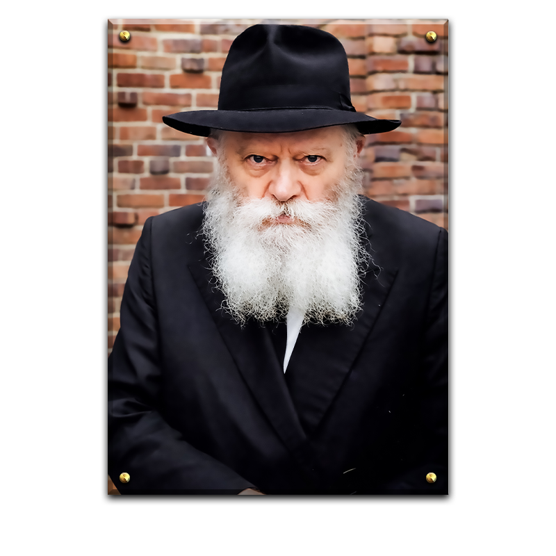 174 - תמונה צבעונית של הרבי במבט חודר