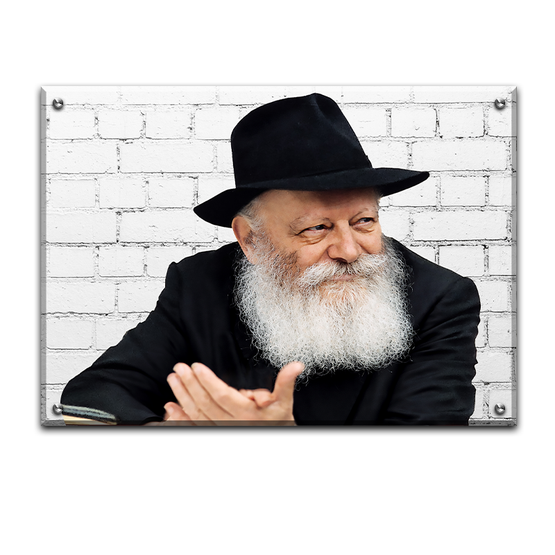 115 - תמונה מיוחדת של הרבי מלויובאוויטש מחייך לרוחב