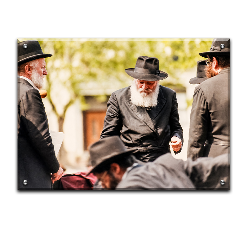 125 - תמונה מיוחדת של הרבי מליובאוויטש עם חסידים